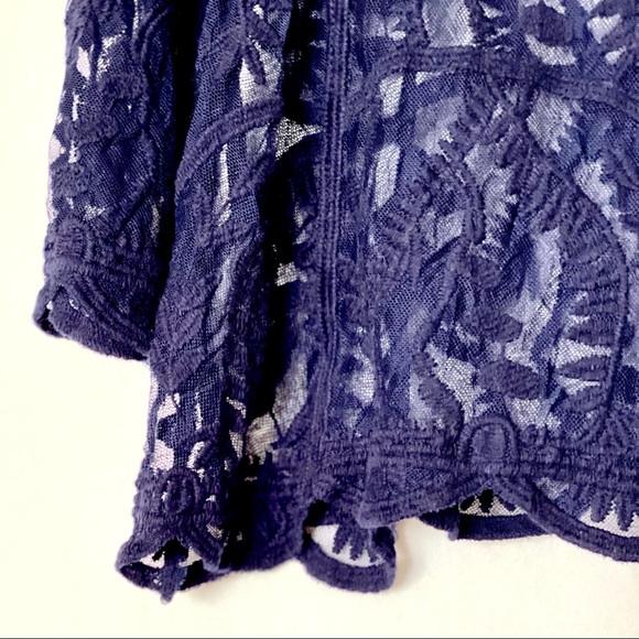 πHOST PICKπ Capri Sioni Sheer Embroidered Top - Picture 2 of 9